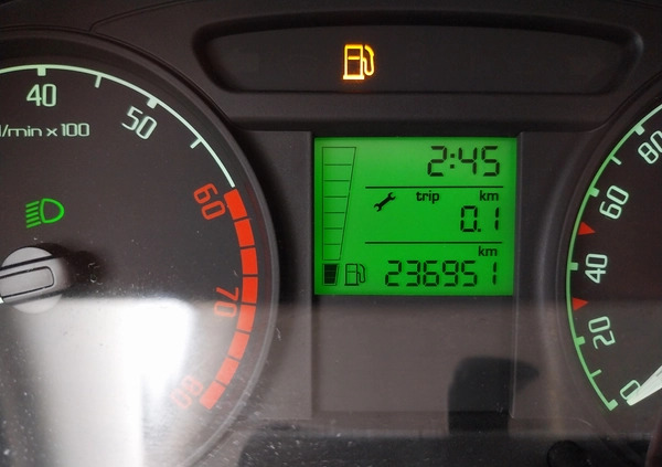 Skoda Fabia cena 8900 przebieg: 236000, rok produkcji 2009 z Oborniki małe 46